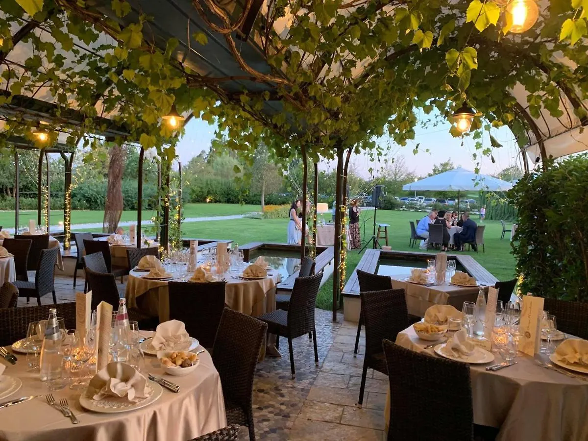 Borgo Ronchetto Hotel Salgareda 4*,